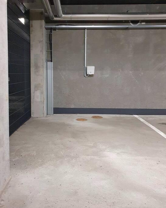 New Studio Apartment With Free Parking كوبيو المظهر الخارجي الصورة